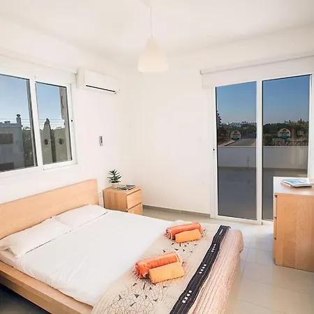 Villa Anthinas Enas - Beautiful 3 Bedroom Pernera With Pool - Close To The Beach