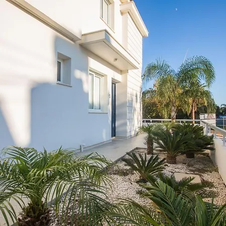 Anthinas Enas - Beautiful 3 Bedroom Pernera With Pool - Close To The Beach * Protaras