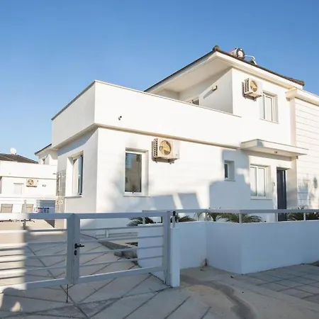 Anthinas Enas - Beautiful 3 Bedroom Pernera With Pool - Close To The Beach Villa *