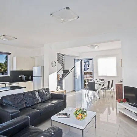 Anthinas Enas - Beautiful 3 Bedroom Pernera With Pool - Close To The Beach Villa