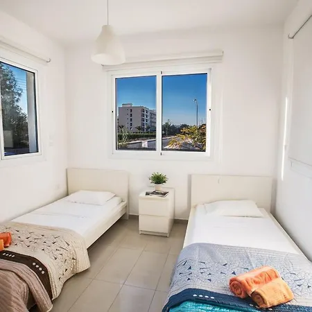 Anthinas Enas - Beautiful 3 Bedroom Pernera With Pool - Close To The Beach